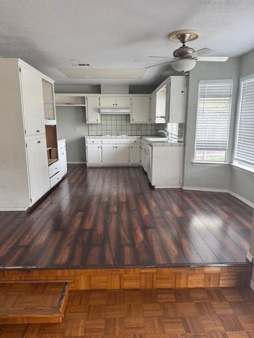 9437 Bonanza Dr, Stockton, CA 95209