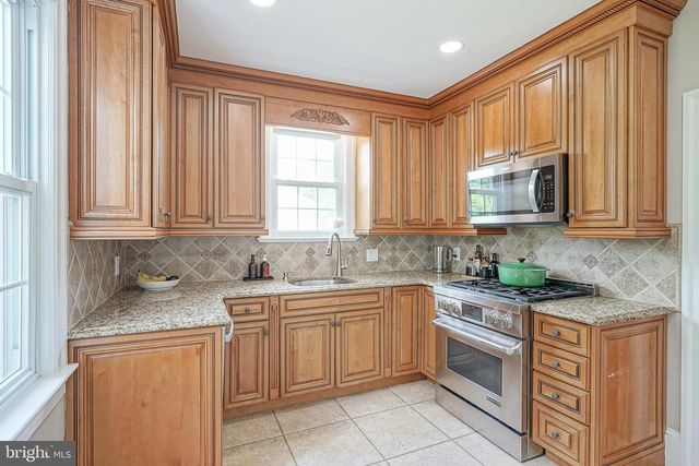 20 COOPER AVE, Marlton, NJ 08053