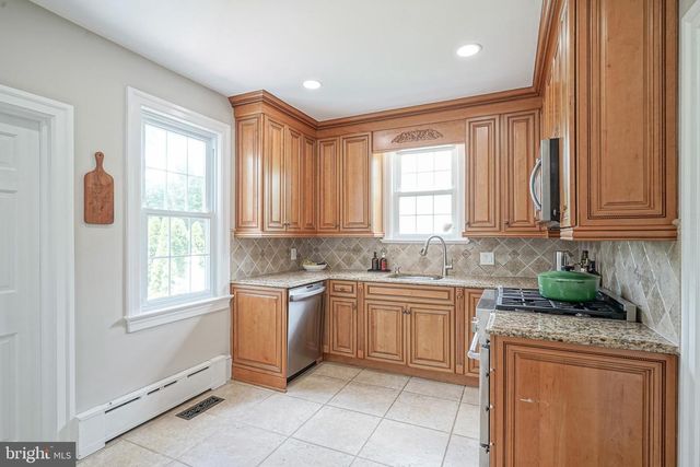 20 COOPER AVE, Marlton, NJ 08053