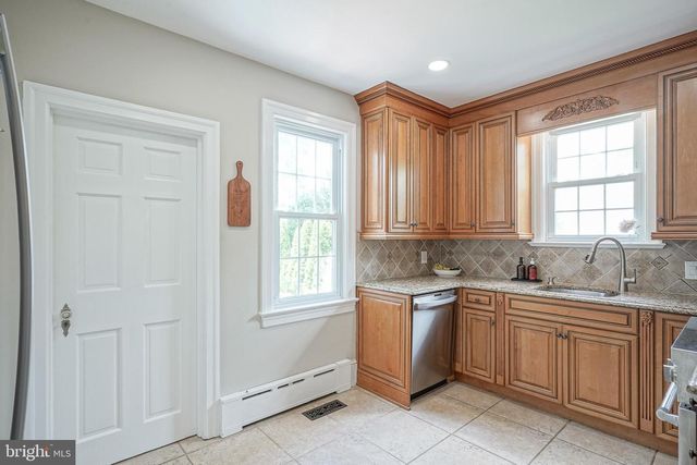 20 COOPER AVE, Marlton, NJ 08053