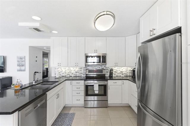 5280 COQUINA KEY DRIVE SE A furnished seasonal, St Petersburg, FL 33705