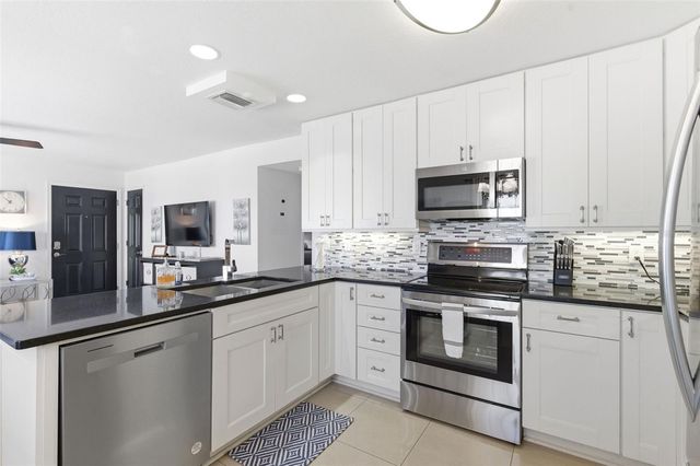 5280 COQUINA KEY DRIVE SE A furnished seasonal, St Petersburg, FL 33705