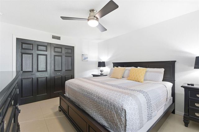 5280 COQUINA KEY DRIVE SE A furnished seasonal, St Petersburg, FL 33705