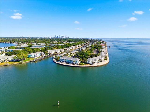 5280 COQUINA KEY DRIVE SE A furnished seasonal, St Petersburg, FL 33705