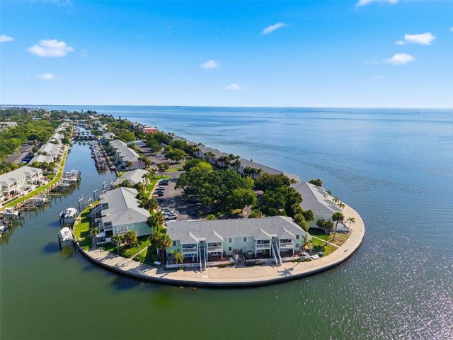 5280 COQUINA KEY DRIVE SE A furnished seasonal, St Petersburg, FL 33705
