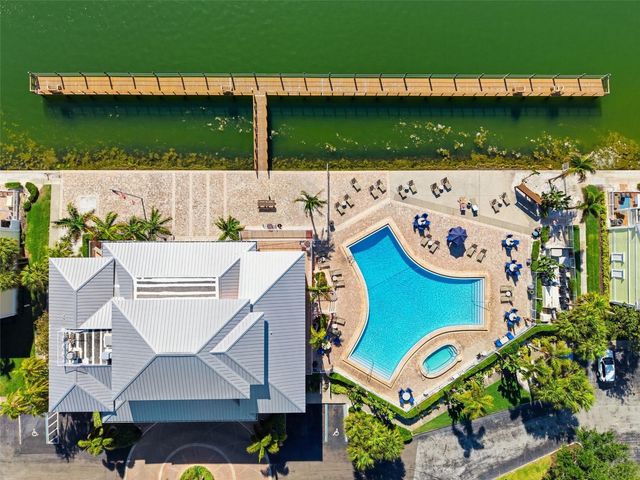 5280 COQUINA KEY DRIVE SE A furnished seasonal, St Petersburg, FL 33705