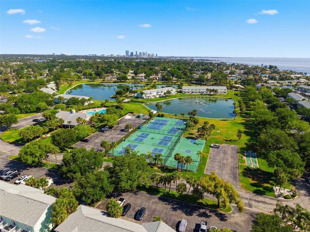 5280 COQUINA KEY DRIVE SE A furnished seasonal, St Petersburg, FL 33705