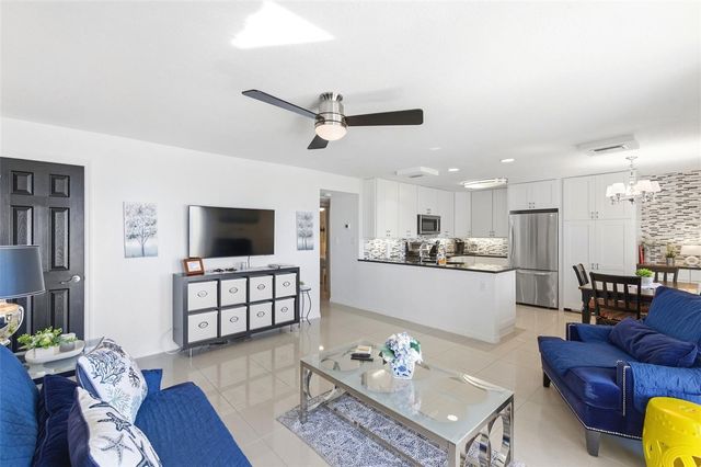5280 COQUINA KEY DRIVE SE A furnished seasonal, St Petersburg, FL 33705