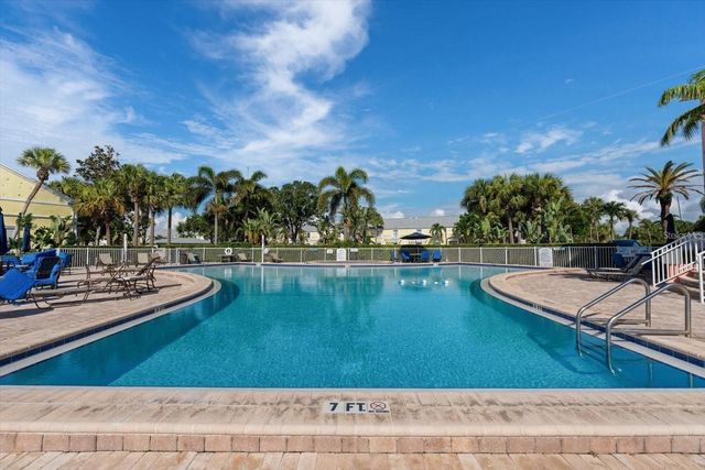 5280 COQUINA KEY DRIVE SE A furnished seasonal, St Petersburg, FL 33705