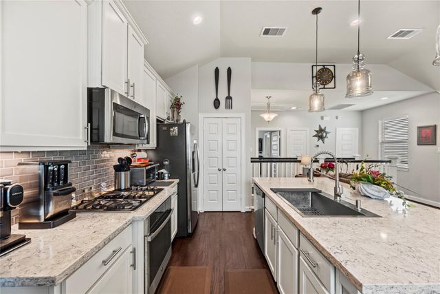 2027 Paul Quinn Street, Houston, TX 77091