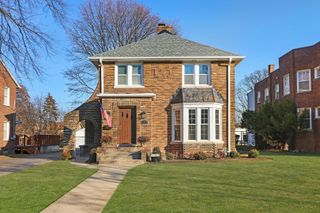1317 N Jackson Street, Waukegan, IL 60085