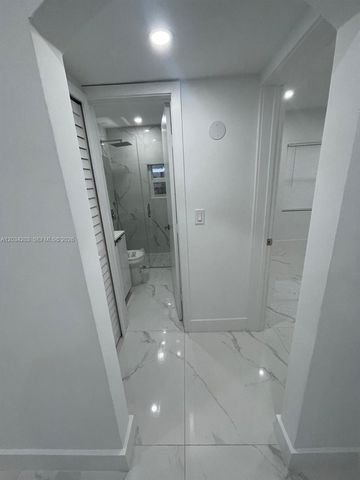 2103 SW 60th Avenue 2, Miami, FL 33155