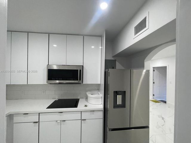 2103 SW 60th Avenue 2, Miami, FL 33155