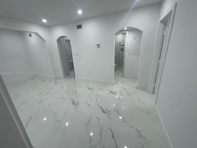 2103 SW 60th Avenue 2, Miami, FL 33155