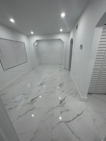2103 SW 60th Avenue 2, Miami, FL 33155