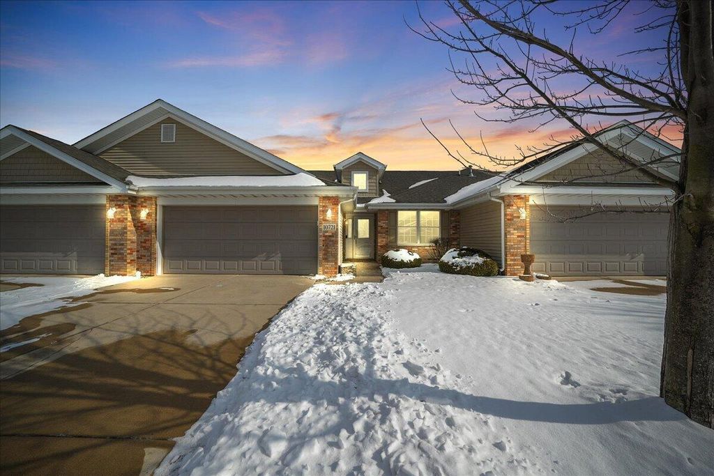 10721 Maple Lane, St. John, IN 46373