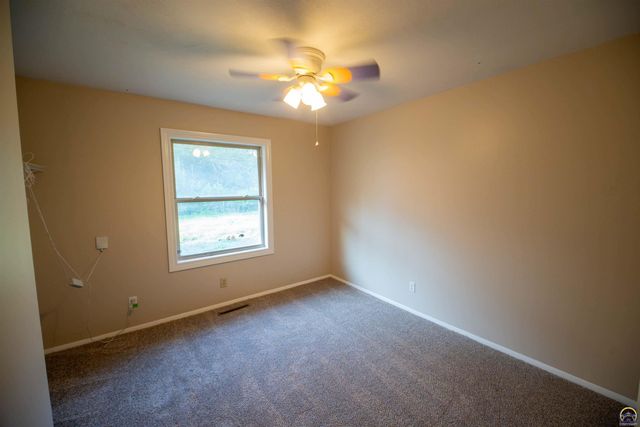 4008 SW 28th ST, Topeka, KS 66614