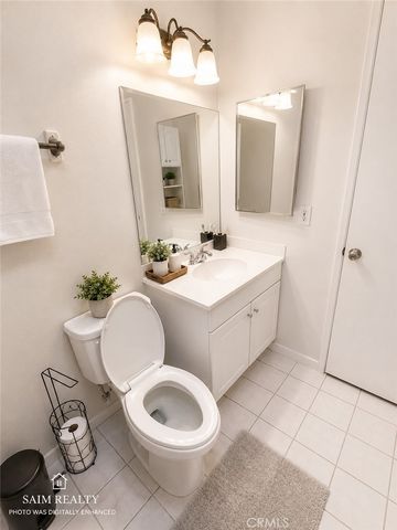 22113 22115 Seine Avenue, Hawaiian Gardens, CA 90716