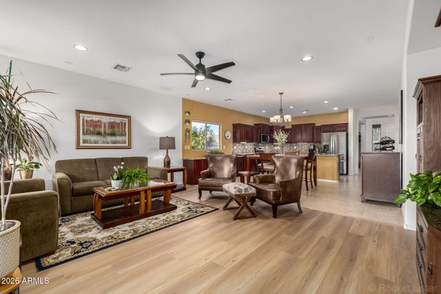 1064 W DESERT GLEN Drive, San Tan Valley, AZ 85143