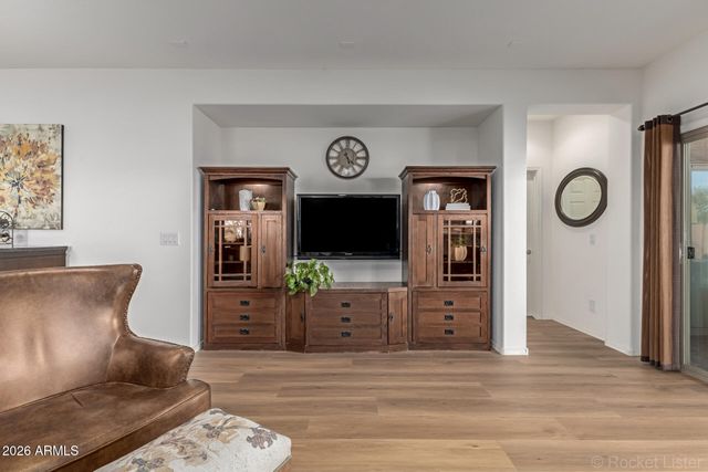 1064 W DESERT GLEN Drive, San Tan Valley, AZ 85143