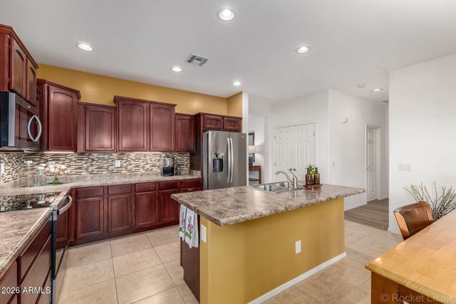 1064 W DESERT GLEN Drive, San Tan Valley, AZ 85143