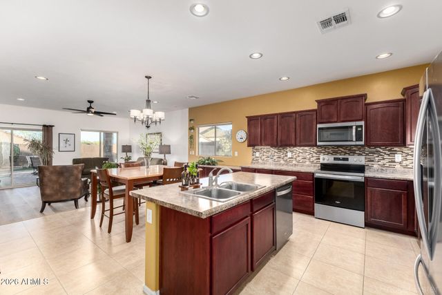 1064 W DESERT GLEN Drive, San Tan Valley, AZ 85143