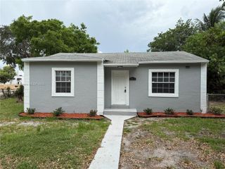 12010 NW 8th Ave, North Miami, FL 33168