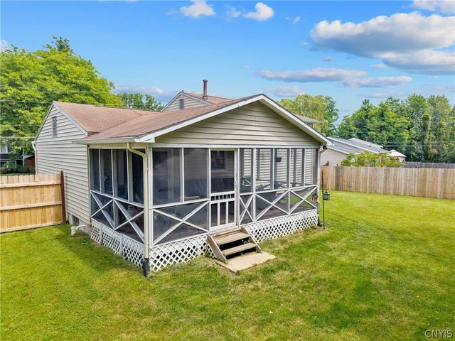 4346 Old Meadow Road, Clay, NY 13041