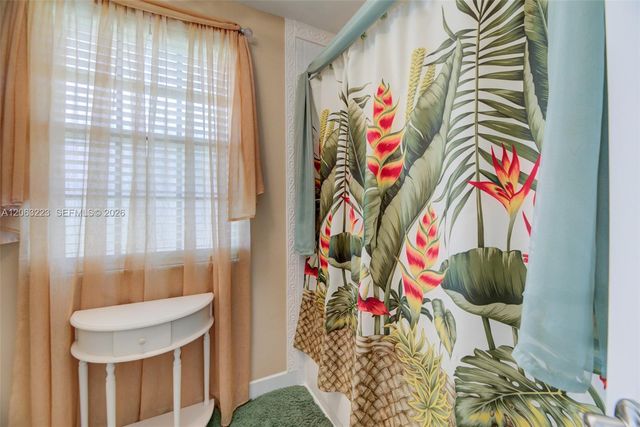8987 W Sunrise Blvd, Plantation, FL 33322