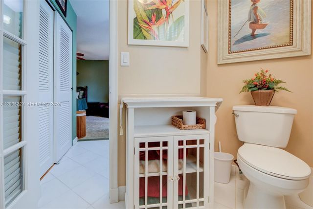 8987 W Sunrise Blvd, Plantation, FL 33322