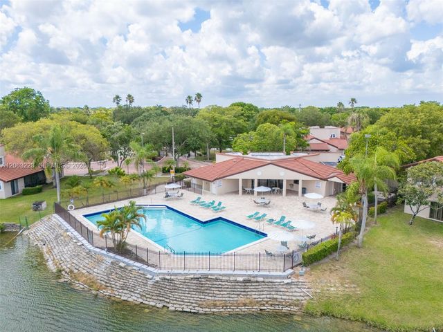 8987 W Sunrise Blvd, Plantation, FL 33322