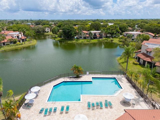 8987 W Sunrise Blvd, Plantation, FL 33322