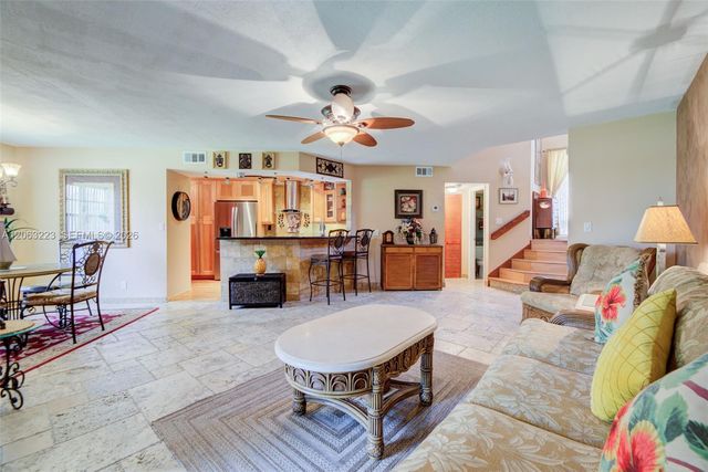 8987 W Sunrise Blvd, Plantation, FL 33322