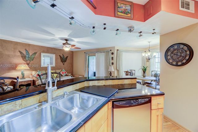8987 W Sunrise Blvd, Plantation, FL 33322