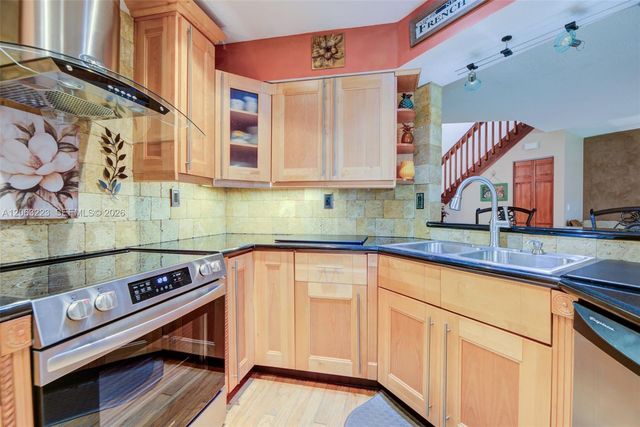 8987 W Sunrise Blvd, Plantation, FL 33322