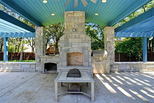 1409 Spars Court, Azle, TX 76020