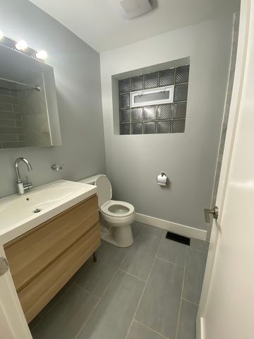 3270 N Elston Avenue 1, Chicago, IL 60618