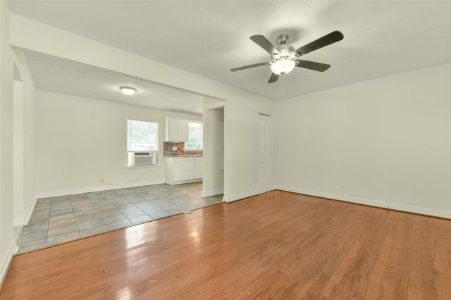 1114 Valerie Avenue, Pasadena, TX 77502