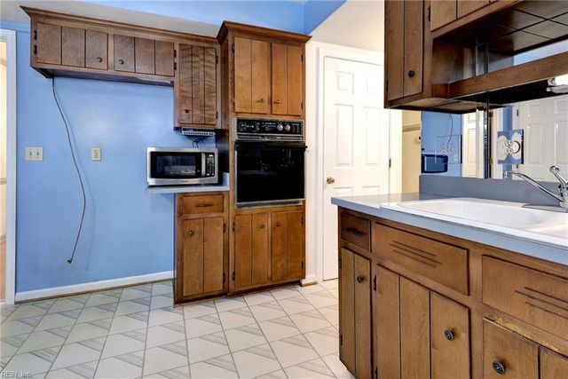 174 Alpine ST, Newport News, VA 23606