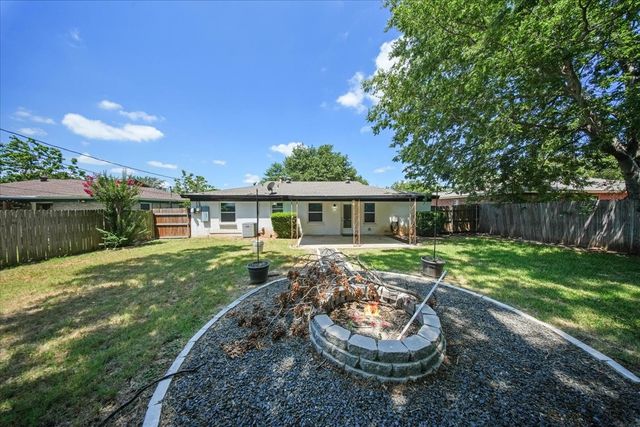 3904 Caddo Trail, Lake Worth, TX 76135