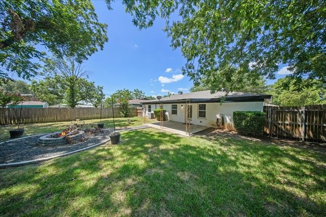 3904 Caddo Trail, Lake Worth, TX 76135