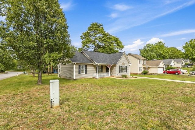 301 E Myles Lane, Spartanburg, SC 29303