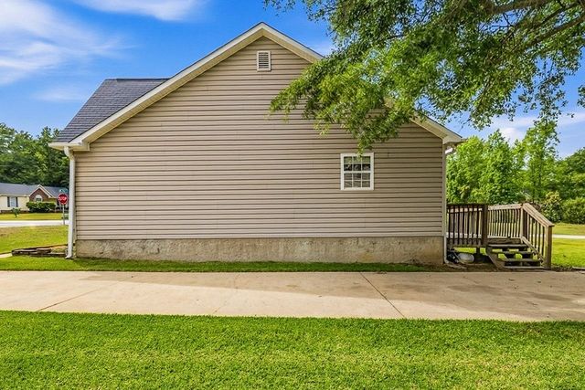 301 E Myles Lane, Spartanburg, SC 29303