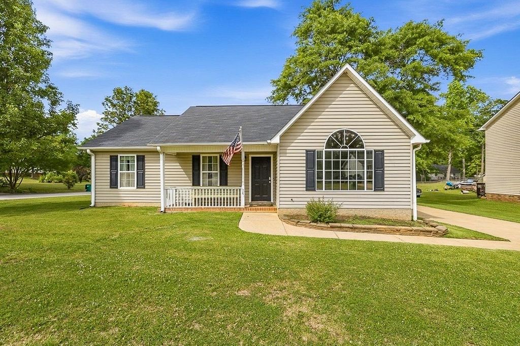 301 E Myles Lane, Spartanburg, SC 29303