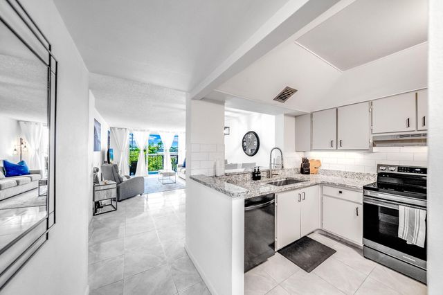 3581 S Ocean Boulevard 3B, South Palm Beach, FL 33480