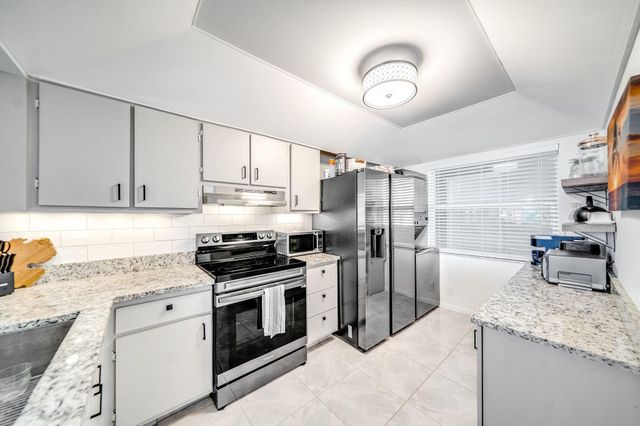 3581 S Ocean Boulevard 3B, South Palm Beach, FL 33480