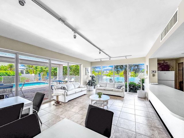 3581 S Ocean Boulevard 3B, South Palm Beach, FL 33480