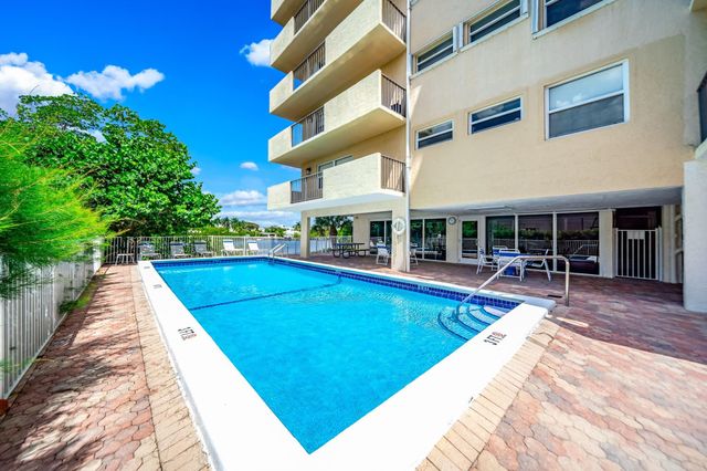 3581 S Ocean Boulevard 3B, South Palm Beach, FL 33480