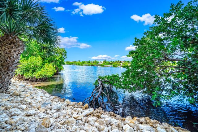 3581 S Ocean Boulevard 3B, South Palm Beach, FL 33480