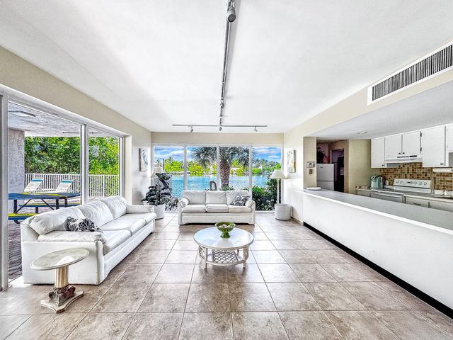 3581 S Ocean Boulevard 3B, South Palm Beach, FL 33480